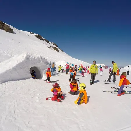 Con Garaje Cerca De Pistas