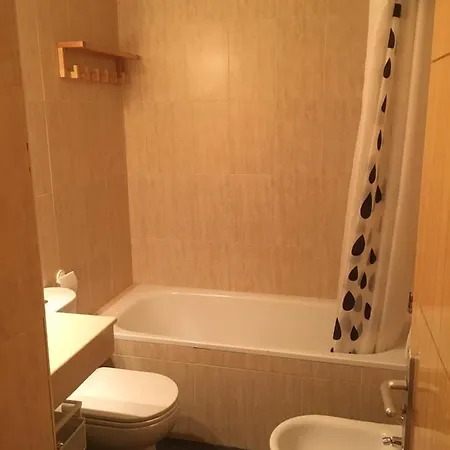 Con Garaje Cerca De Pistas דירה סיירה נבדה